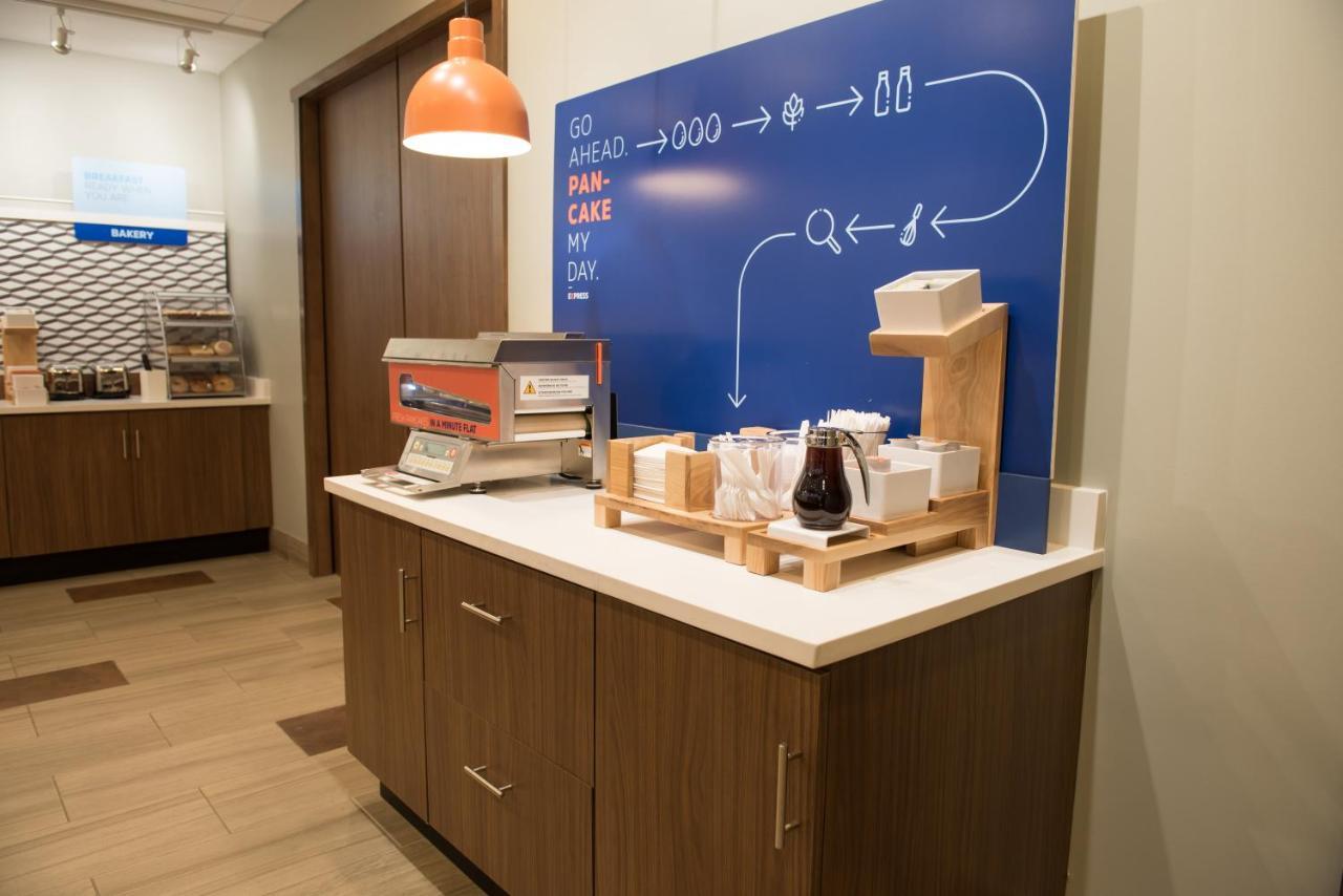 Holiday Inn Express & Suites - Louisville N - Jeffersonville By Ihg Εξωτερικό φωτογραφία